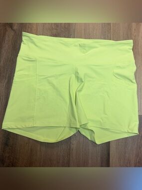 Old Navy Active Performance Go-Dry High Rise Bike Shorts Plus Size 4X Lime Green